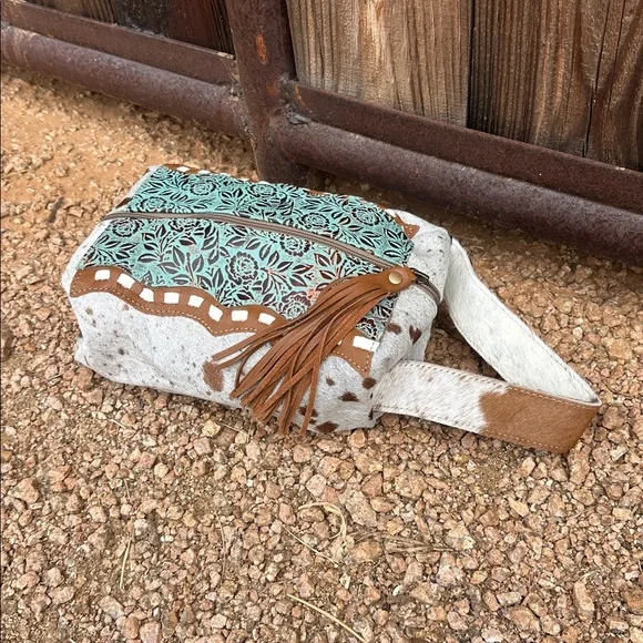 Stylish Cowhide and Turquoise Women's Cosmetic Bag - Picture 2 of 3